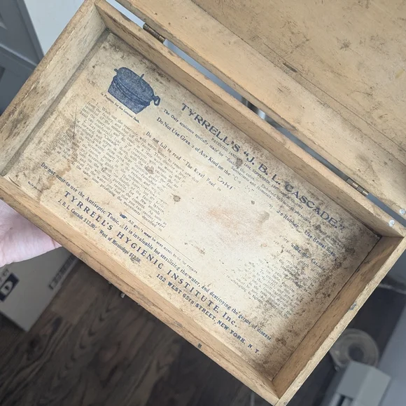 Antique 1903 Tyrrell's J.B.L. Cascade Hygienic Wooden Box Early Medical Box - Picture 7 of 9